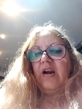 Snapshot of JennyInVegas chatting on July 28, 6:20 pm JennyInVegas online show from July 28, 6:20 pm