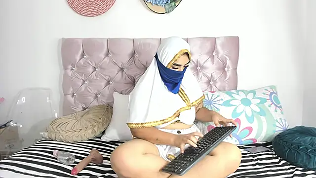 Snapshot of Inaya_Khalifa chatting on November 14, 3:05 am Inaya Khalifa online show from November 14, 3:05 am