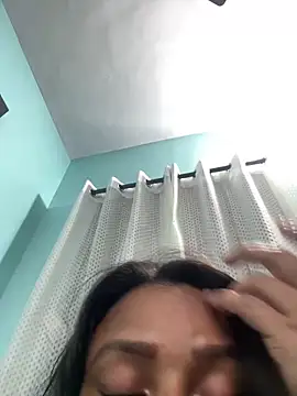 Snapshot of heenashai chatting on December 18, 8:26 pm heenashai online show from December 18, 8:26 pm