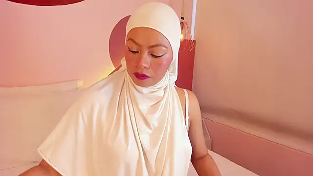 Snapshot of SophiaBeckerr chatting on November 13, 7:13 pm SophiaBeckerr online show from November 13, 7:13 pm