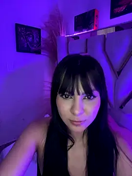 Hanna Plum online show from November 14, 4:22 am