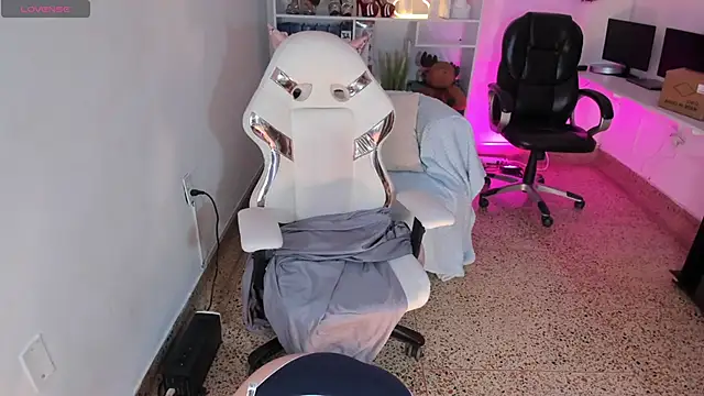 Snapshot of Dakota_jhons1 chatting on December 14, 5:13 am Dakota jhons1 online show from December 14, 5:13 am