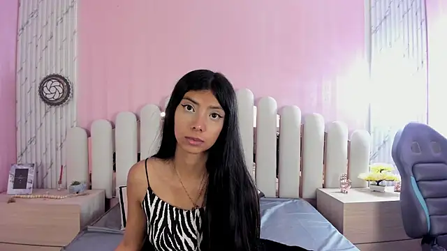 Isabella Marsh online show from October 31, 12:17 pm