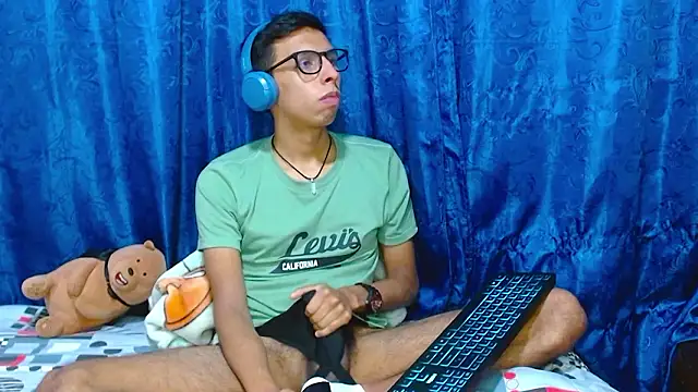 DavTwink3100 online show from March 9, 1:53 am