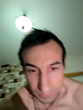 Snapshot of Andruu_ chatting on October 19, 8:09 pm Andruu online show from October 19, 8:09 pm