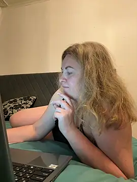 Amelia-Diamond online show from November 30, 11:20 pm