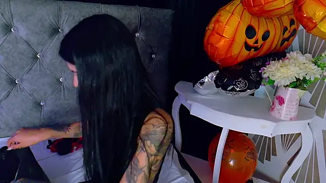 Scarlett Keller online show from October 29, 1:02 pm