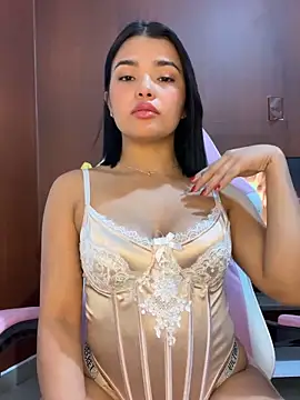 Snapshot of Chloe_Mullerr chatting on February 26, 11:04 pm Chloe Mullerr online show from February 26, 11:04 pm