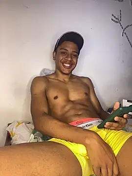 Snapshot of liam_Brooks9 chatting on December 15, 12:53 pm liam Brooks9 online show from December 15, 12:53 pm