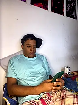 Snapshot of liam_Brooks9 chatting on January 7, 1:13 pm liam Brooks9 online show from January 7, 1:13 pm