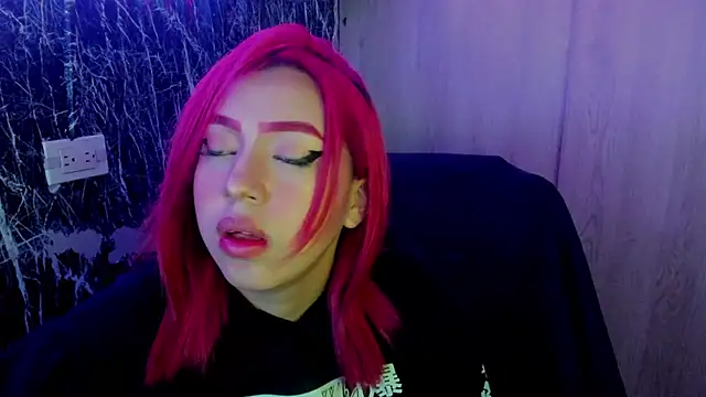 Snapshot of sweetcherryyy_ chatting on November 6, 3:07 am sweetcherryyy online show from November 6, 3:07 am