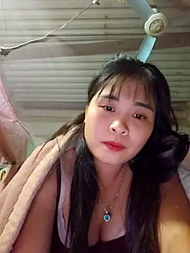 Snapshot of Squirrel-Pear chatting on November 22, 3:11 pm Squirrel-Pear online show from November 22, 3:11 pm