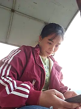 Snapshot of Squirrel-Pear chatting on November 24, 9:53 am Squirrel-Pear online show from November 24, 9:53 am