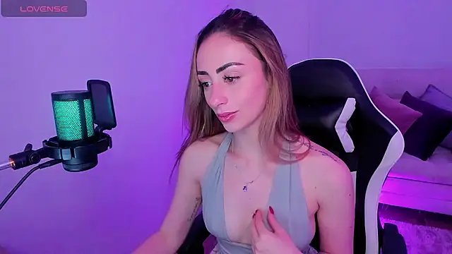 Snapshot of Anthonelaa_444 chatting on October 24, 11:45 pm Anthonelaa 444 online show from October 24, 11:45 pm