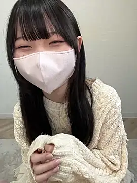 Snapshot of Reina_cute_00_ chatting on November 20, 7:19 am Reina cute 00 online show from November 20, 7:19 am