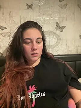 Snapshot of YourFrenchFeliciexo chatting on December 1, 6:57 pm YourFrenchFeliciexo online show from December 1, 6:57 pm