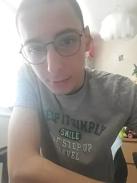 Snapshot of Molo661 chatting on October 18, 12:39 pm Molo661 online show from October 18, 12:39 pm