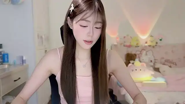 Snapshot of Onecutelittle chatting on November 6, 6:25 am Onecutelittle online show from November 6, 6:25 am