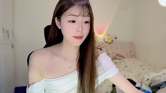 Snapshot of Onecutelittle chatting on November 25, 1:05 am Onecutelittle online show from November 25, 1:05 am