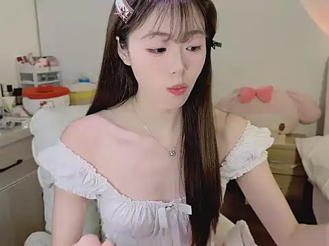 Snapshot of Onecutelittle chatting on December 16, 12:37 am Onecutelittle online show from December 16, 12:37 am