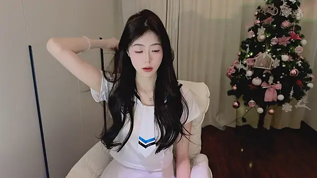 Onecutelittle online show from January 12, 7:24 am