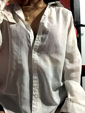 Snapshot of Kylie_beem chatting on October 27, 1:42 am Kylie beem online show from October 27, 1:42 am