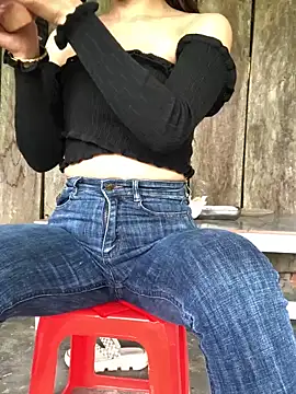 Kylie beem online show from March 24, 6:40 am