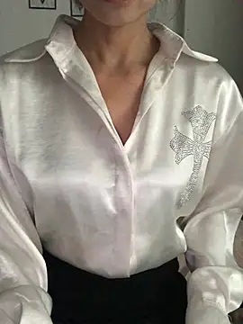 Kylie beem online show from July 9, 9:57 am