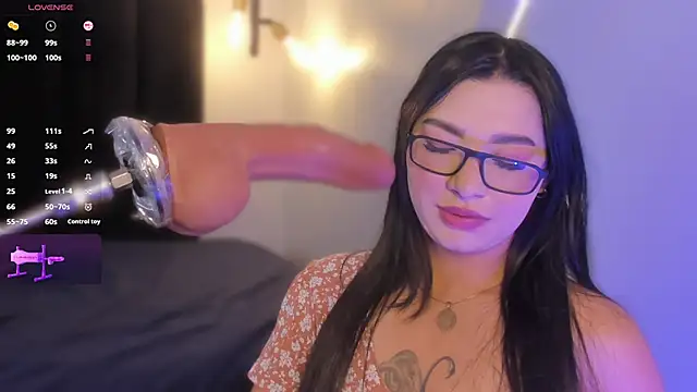 Snapshot of Juli_Casanova chatting on December 5, 11:30 am Juli Casanova online show from December 5, 11:30 am