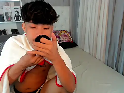 Snapshot of hardcocktwink chatting on January 5, 5:27 pm hardcocktwink online show from January 5, 5:27 pm