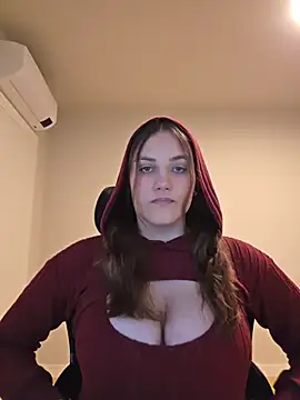 Snapshot of MiaRides19 chatting on July 23, 5:22 pm MiaRides19 online show from July 23, 5:22 pm