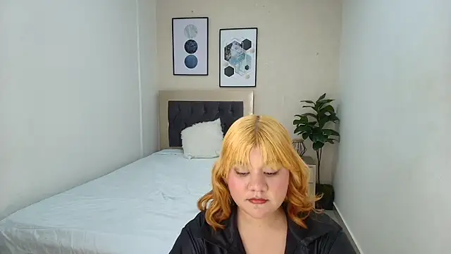 Snapshot of BRIANA_WON chatting on November 12, 3:18 am BRIANA WON online show from November 12, 3:18 am