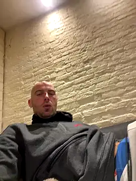 Rotteei1 online show from November 29, 8:17 am