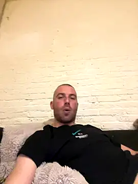 Rotteei1 online show from December 1, 9:53 pm