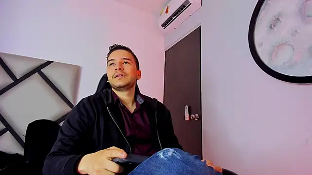 Snapshot of mike_257 chatting on October 24, 11:50 am mike 257 online show from October 24, 11:50 am