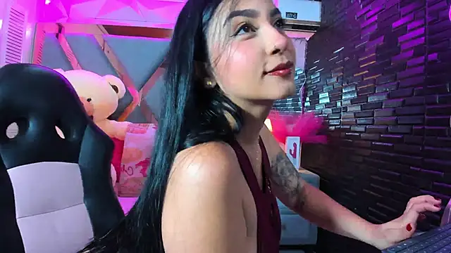 Snapshot of Scarlet_Reyes chatting on May 21, 1:18 pm Scarlet Reyes online show from May 21, 1:18 pm