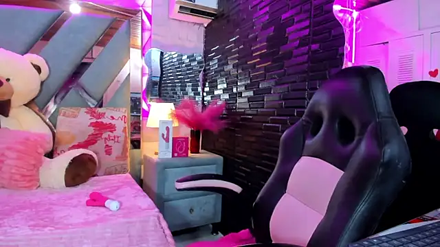 Snapshot of Scarlet_Reyes chatting on July 11, 7:49 pm Scarlet Reyes online show from July 11, 7:49 pm