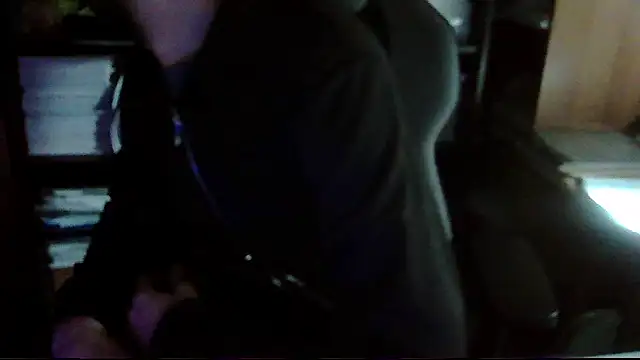 Snapshot of topg84 chatting on October 26, 12:22 pm topg84 online show from October 26, 12:22 pm