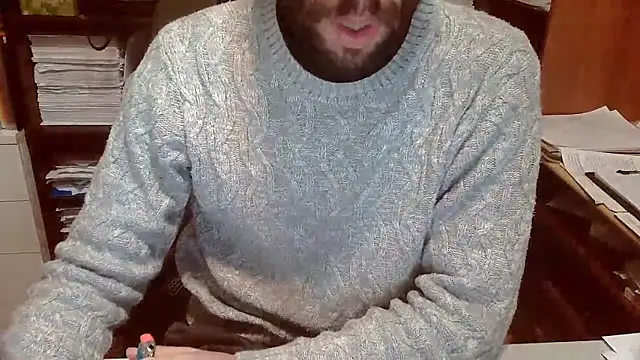 Snapshot of topg84 chatting on October 31, 7:42 am topg84 online show from October 31, 7:42 am