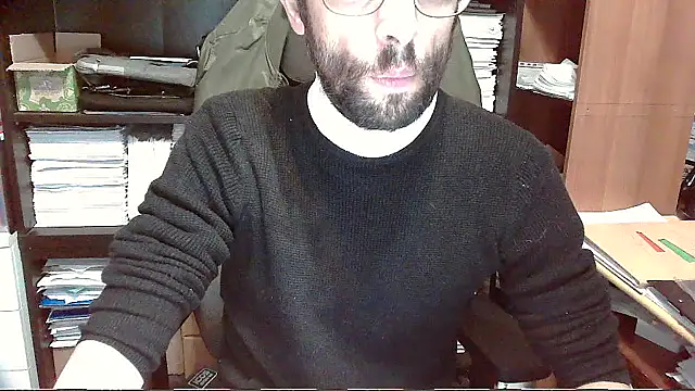 Snapshot of topg84 chatting on November 4, 6:07 pm topg84 online show from November 4, 6:07 pm