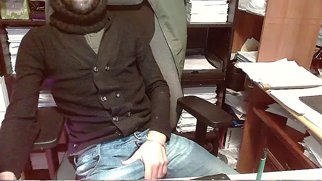 Snapshot of topg84 chatting on November 6, 5:25 pm topg84 online show from November 6, 5:25 pm