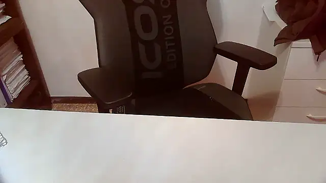 Snapshot of topg84 chatting on January 8, 7:05 pm topg84 online show from January 8, 7:05 pm