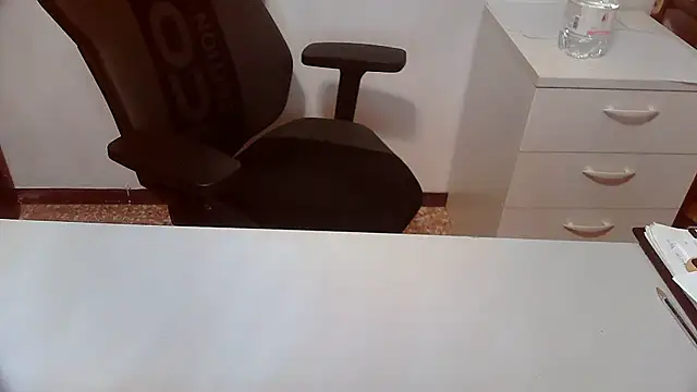 Snapshot of topg84 chatting on January 11, 6:46 pm topg84 online show from January 11, 6:46 pm