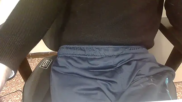 Snapshot of topg84 chatting on February 10, 4:55 pm topg84 online show from February 10, 4:55 pm