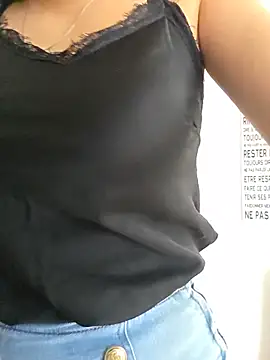 Snapshot of lasexycoquine59 chatting on June 18, 9:14 am lasexycoquine59 online show from June 18, 9:14 am
