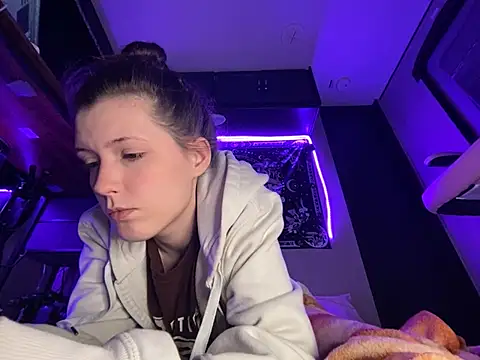 Thedeepwebcutie online show from May 1, 8:08 am