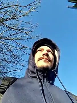 Snapshot of bbyxklaus chatting on December 20, 11:06 am bbyxklaus online show from December 20, 11:06 am