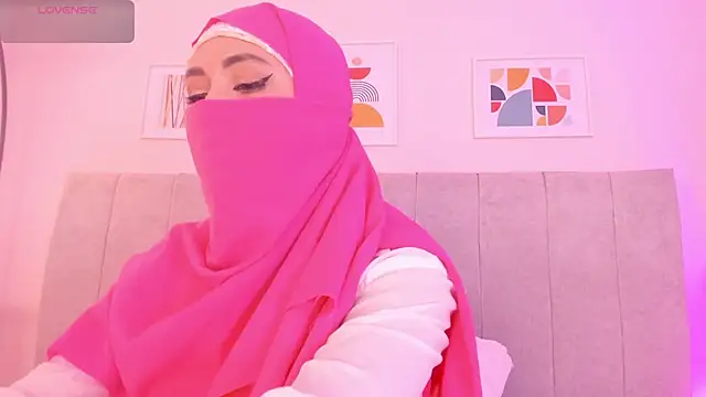 Snapshot of fatiima_ chatting on May 15, 7:21 pm fatiima online show from May 15, 7:21 pm