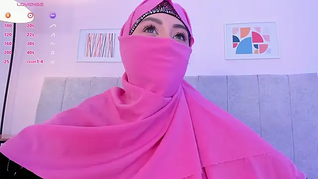 Snapshot of fatiima_ chatting on June 9, 7:03 pm fatiima online show from June 9, 7:03 pm