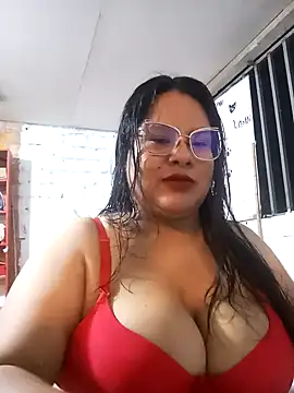 Snapshot of celeste122595 chatting on November 24, 3:06 am celeste122595 online show from November 24, 3:06 am